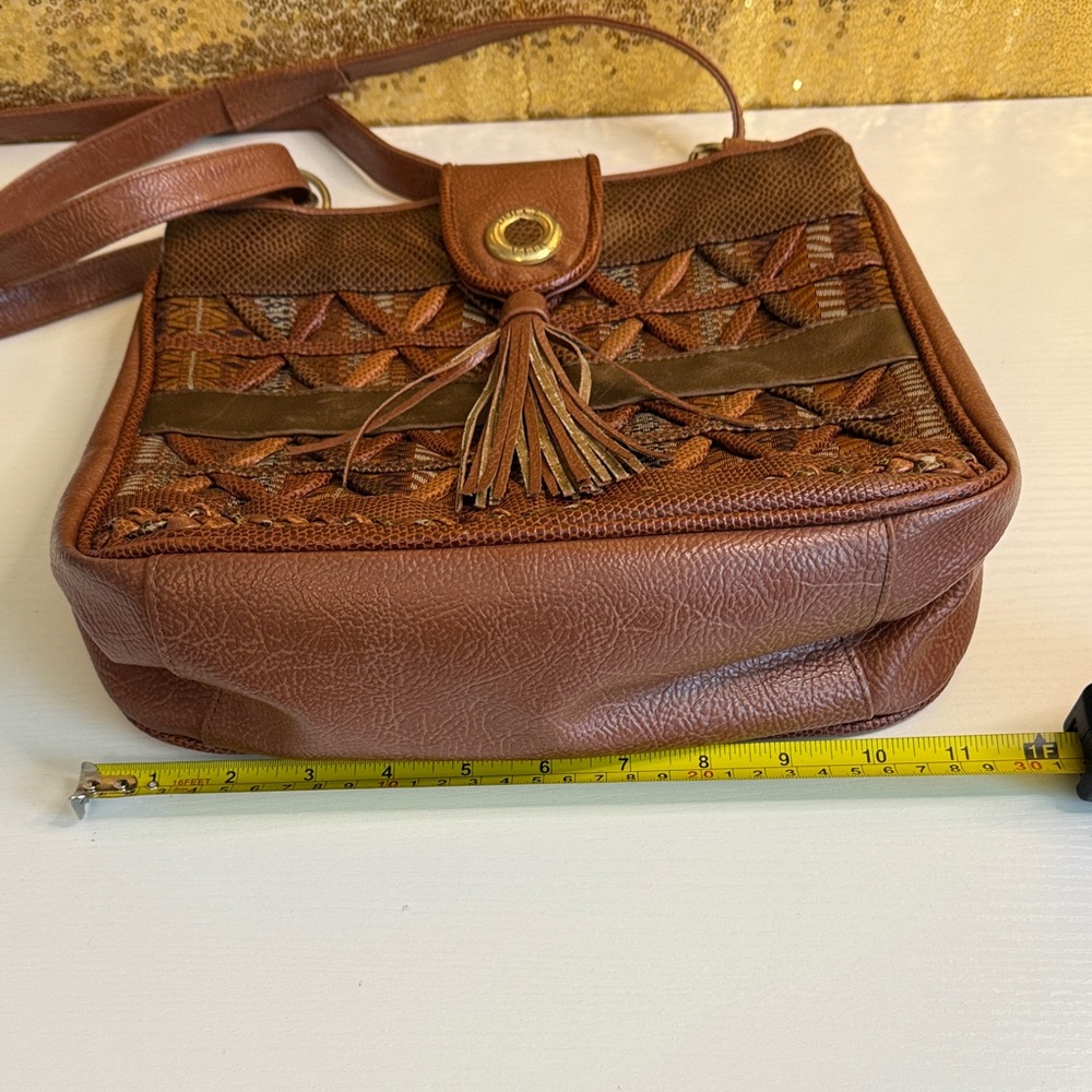 Stylish Brown Leather Shoulder Bag with Tassel - Picture 6 of 10